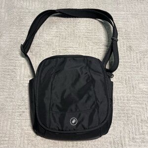 PacSafe Metrosafe 200 Unisex Messenger Bag